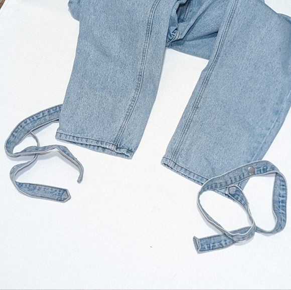 Signature Denim - Picture 4 of 7